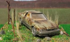 1/64 Tomica Premium abandoned rusting F31 leopard